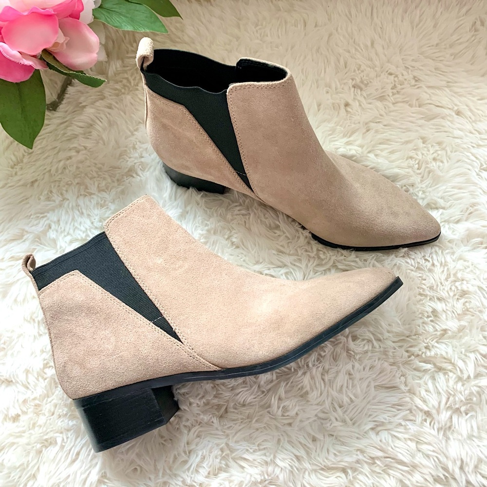 NEW Marc Fisher Yale Suede Chelsea Ankle Boots Booties NWOB 9.5